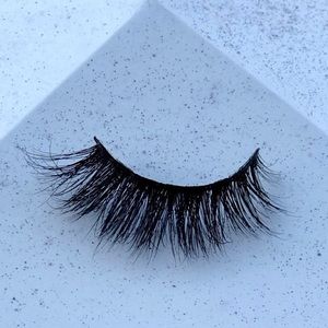 Level Up Lashes - Twice As Nice